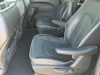 Chrysler Pacifica Plug-In Hybrid 2025 Premium S Appearance 4dr Mini-Van
