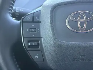 Toyota Prius 2024 XLE 4dr Hatchback