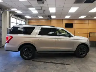 Ford Expedition MAX 2019 4x4 XLT 4dr SUV