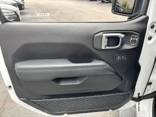 Jeep Wrangler Unlimited 2019 4x4 Sahara 4dr SUV
