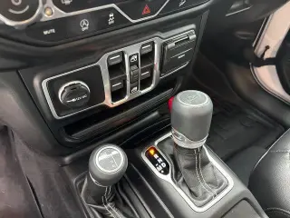 Jeep Wrangler Unlimited 2019 4x4 Sahara 4dr SUV