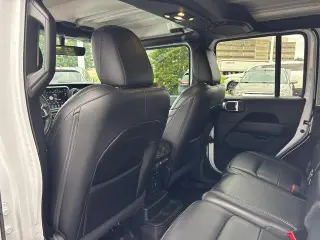 Jeep Wrangler Unlimited 2019 4x4 Sahara 4dr SUV