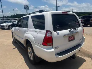 Toyota 4Runner 2006 SR5 4dr SUV w/V8