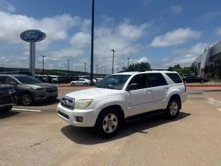 Toyota 4Runner 2006 SR5 4dr SUV w/V8