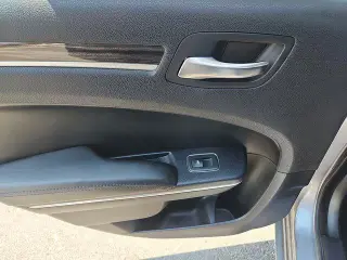 Chrysler 300 2015 AWD Limited 4dr Sedan