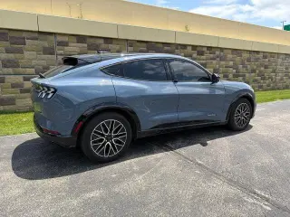 Ford Mustang Mach-E 2024 AWD Premium 4dr SUV