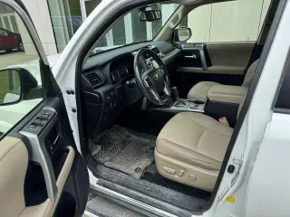 Toyota 4Runner 2018 4x4 SR5 4dr SUV