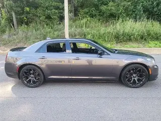 Chrysler 300 2019 Touring 4dr Sedan