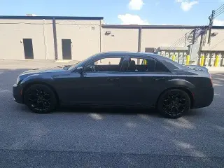 Chrysler 300 2019 Touring 4dr Sedan