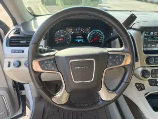 GMC Yukon XL 2019 4x4 Denali 4dr SUV