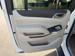 GMC Yukon XL 2019 4x4 Denali 4dr SUV
