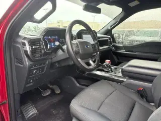 Ford F-150 2021 4x4 Platinum 4dr SuperCrew 5.5 ft. SB