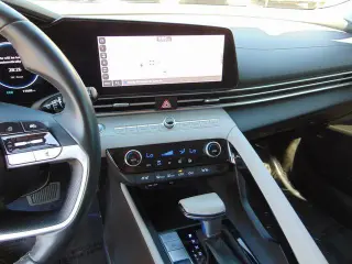 Hyundai ELANTRA Hybrid 2025 Limited 4dr Sedan