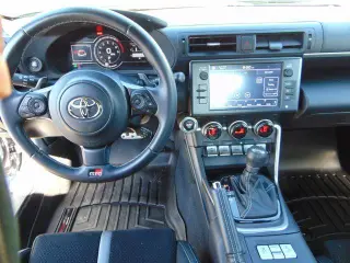 Toyota GR86 2024 Premium 2dr Coupe 6A
