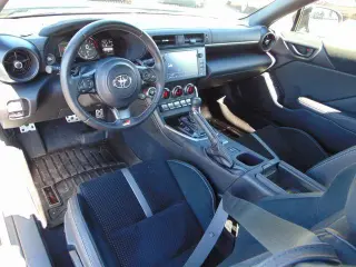 Toyota GR86 2024 Premium 2dr Coupe 6A