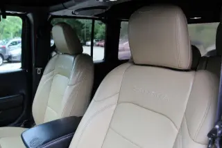 Jeep Wrangler Unlimited 2018 4x4 Sahara 4dr SUV (midyear release)