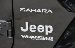 Jeep Wrangler Unlimited 2018 4x4 Sahara 4dr SUV (midyear release)
