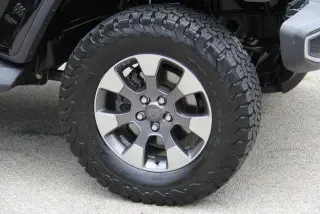 Jeep Wrangler Unlimited 2018 4x4 Sahara 4dr SUV (midyear release)