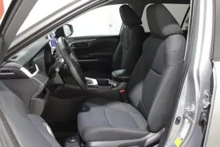 Toyota RAV4 2025 AWD LE 4dr SUV
