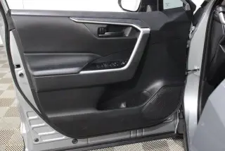 Toyota RAV4 2025 AWD LE 4dr SUV