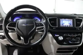Chrysler Pacifica 2018 Touring L 4dr Mini-Van