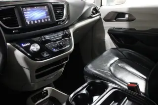 Chrysler Pacifica 2018 Touring L 4dr Mini-Van