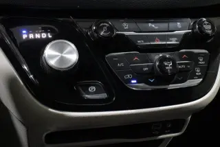 Chrysler Pacifica 2018 Touring L 4dr Mini-Van