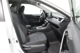 Toyota RAV4 2022 AWD LE 4dr SUV