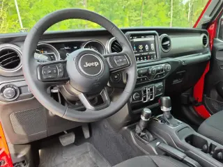 Jeep Gladiator 2023 4x4 Willys 4dr Crew Cab 5.0 ft. SB