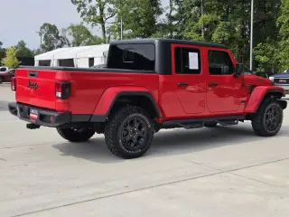 Jeep Gladiator 2023 4x4 Willys 4dr Crew Cab 5.0 ft. SB