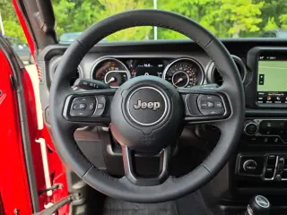 Jeep Gladiator 2023 4x4 Willys 4dr Crew Cab 5.0 ft. SB