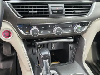 Honda Accord 2018 Touring 4dr Sedan (1.5T I4)