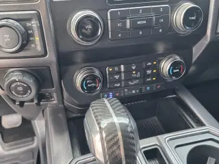 Ford F-150 2019 4x4 Raptor 4dr SuperCrew 5.5 ft. SB