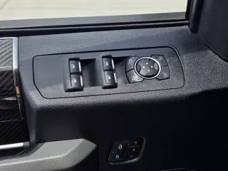 Ford F-150 2019 4x4 Raptor 4dr SuperCrew 5.5 ft. SB