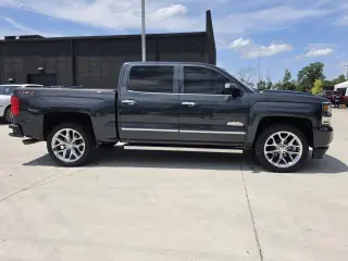 Chevrolet Silverado 1500 2018 4x4 High Country 4dr Crew Cab 5.8 ft. SB