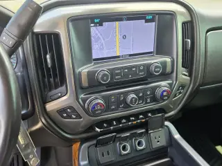 Chevrolet Silverado 1500 2018 4x4 High Country 4dr Crew Cab 5.8 ft. SB