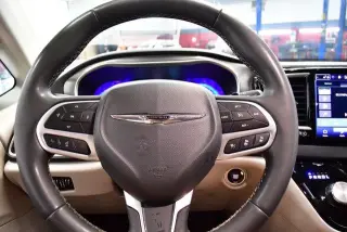 Chrysler Pacifica 2023 Touring L 4dr Mini-Van