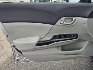 Honda Civic 2012 LX 4dr Sedan 5A