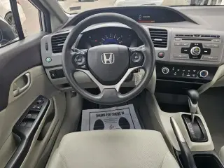 Honda Civic 2012 LX 4dr Sedan 5A