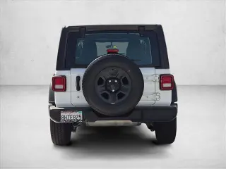 Jeep Wrangler Unlimited 2018 4x4 Sport 4dr SUV (midyear release)