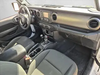 Jeep Wrangler Unlimited 2018 4x4 Sport 4dr SUV (midyear release)