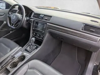 Volkswagen Passat 2018 2.0T SE 4dr Sedan