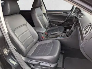 Volkswagen Passat 2018 2.0T SE 4dr Sedan