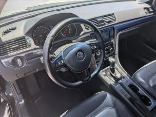 Volkswagen Passat 2018 2.0T SE 4dr Sedan