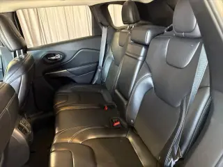 Jeep Cherokee 2019 Latitude Plus 4dr SUV