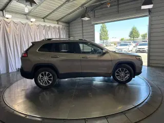 Jeep Cherokee 2019 Latitude Plus 4dr SUV