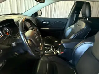 Jeep Cherokee 2019 Latitude Plus 4dr SUV