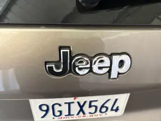 Jeep Cherokee 2019 Latitude Plus 4dr SUV