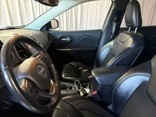Jeep Cherokee 2019 Latitude Plus 4dr SUV