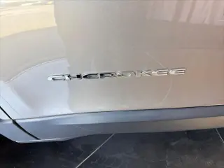 Jeep Cherokee 2019 Latitude Plus 4dr SUV